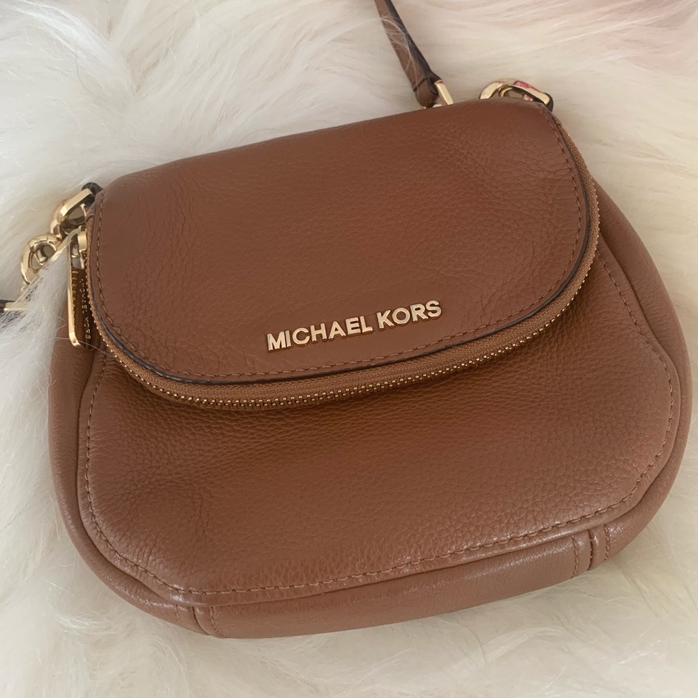 Michael Kors, Crossbody bag. Carmel leather.